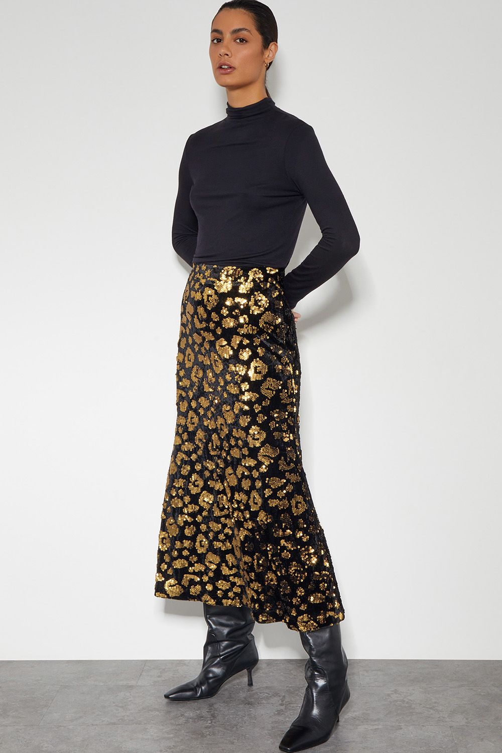 Arwen Sequin Leopard Velvet Midi Skirt Black