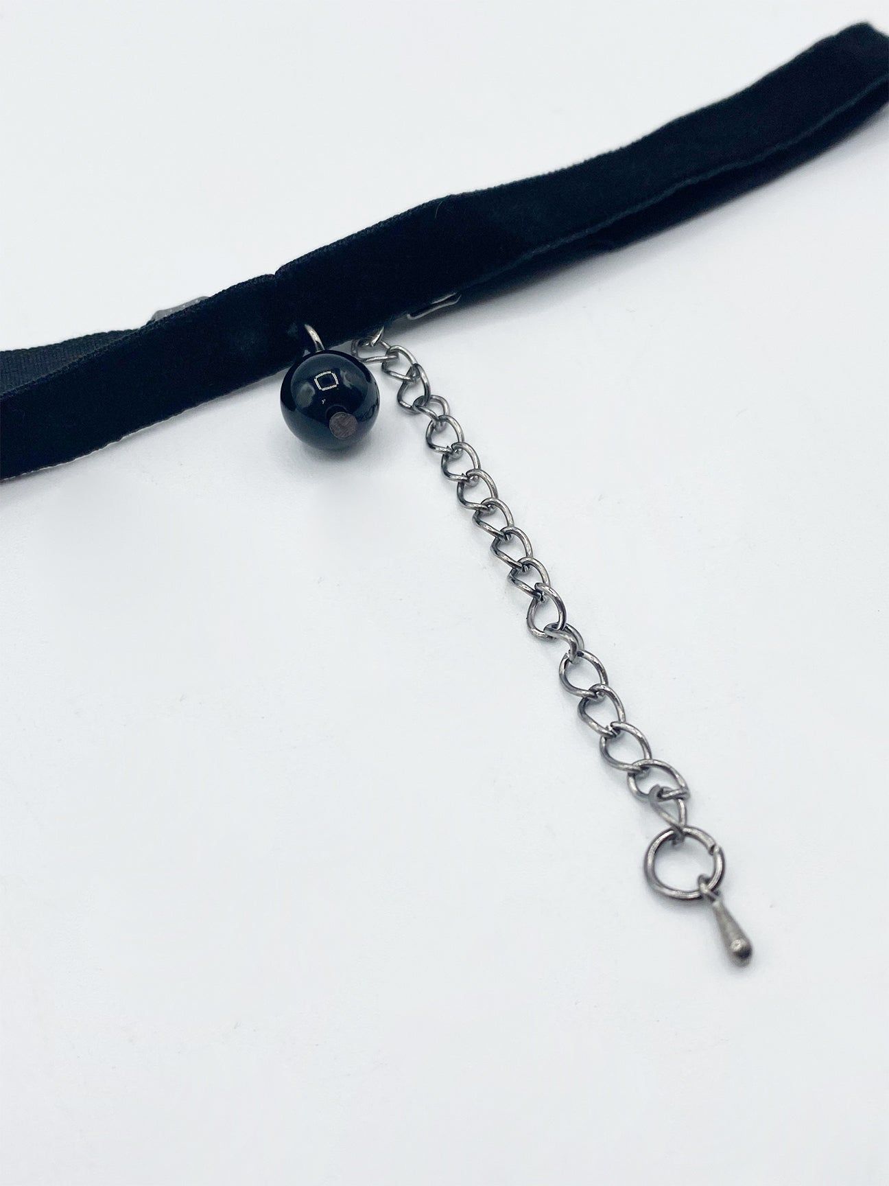 Faux Velvet Choker With Charm