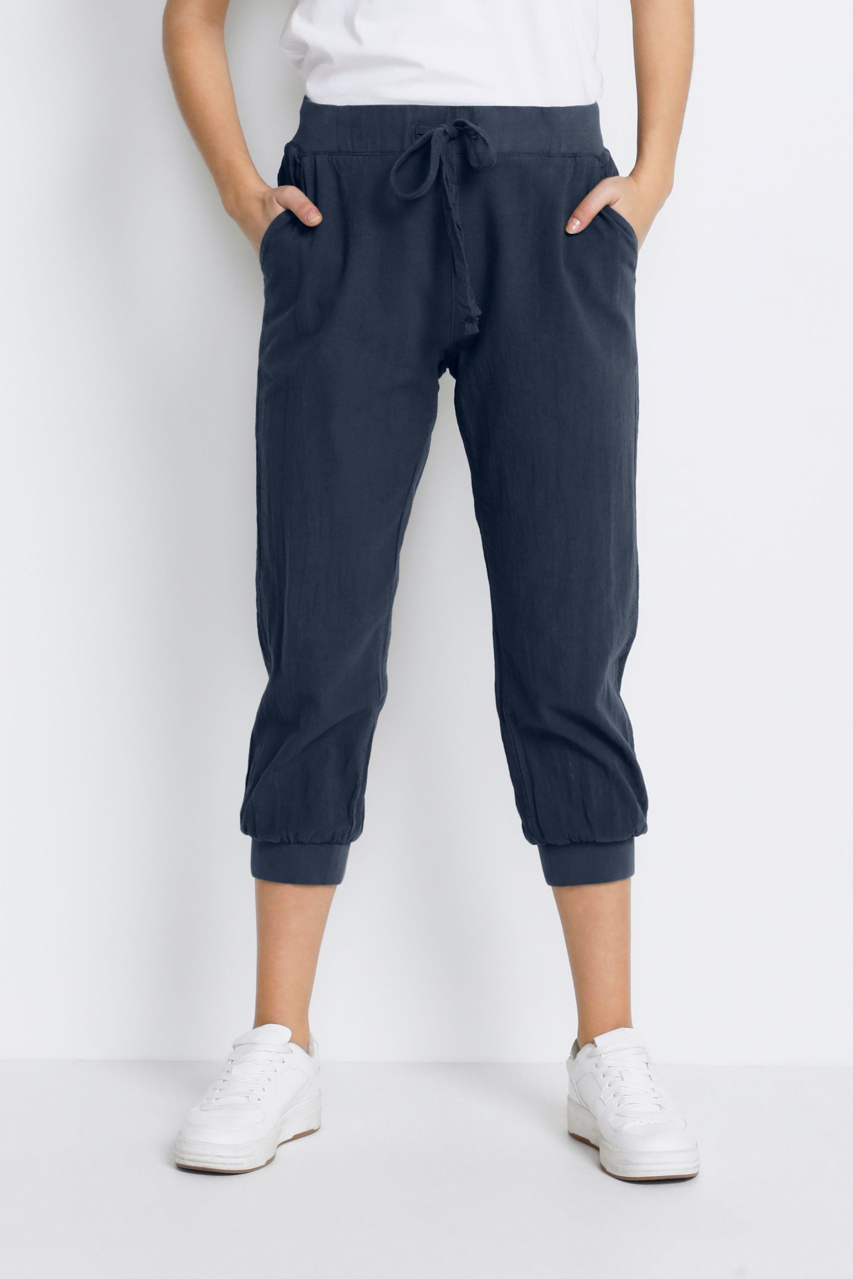 Naya Capri Trousers Plain