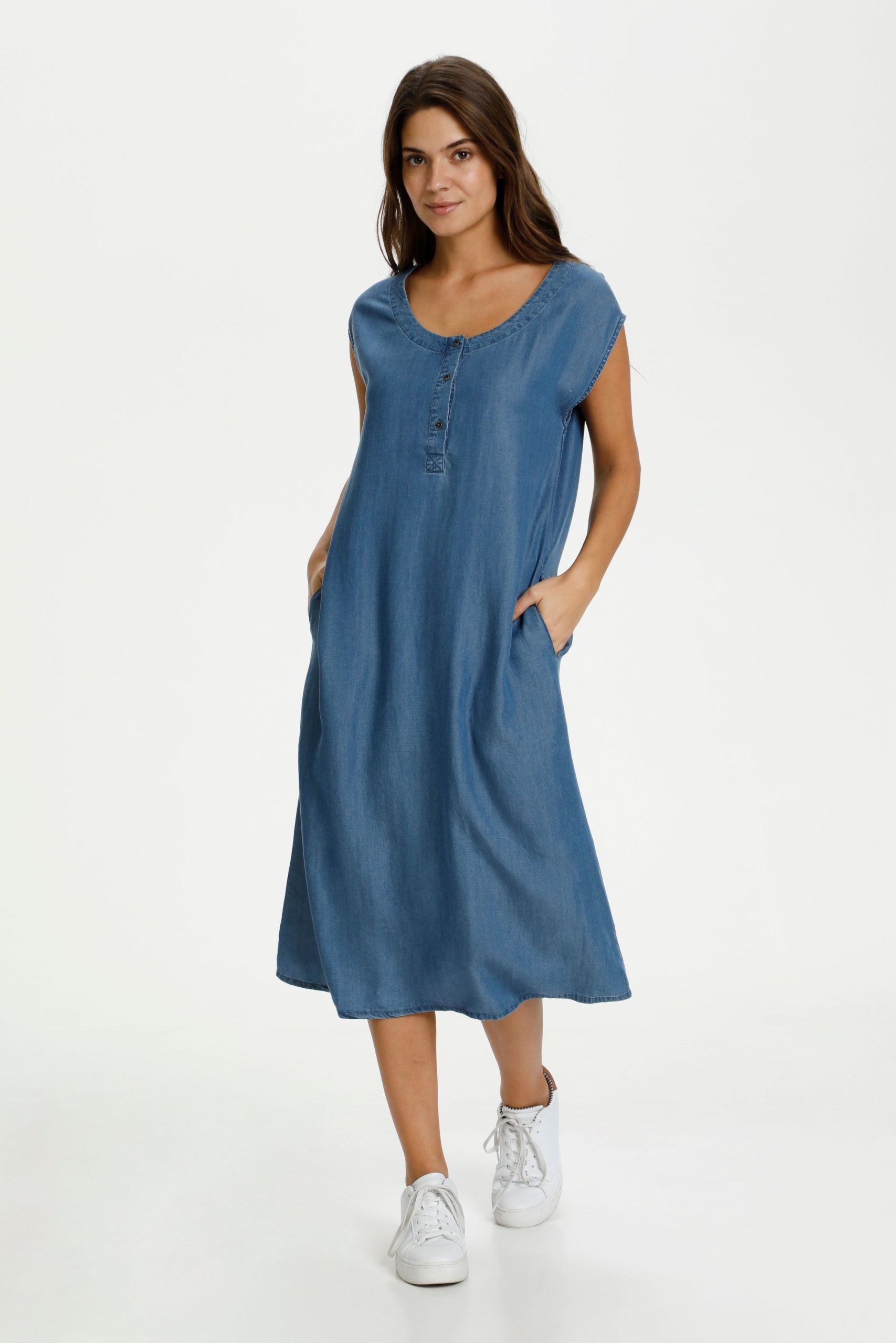 BPelina Short Sleeve Denim Midi Dress