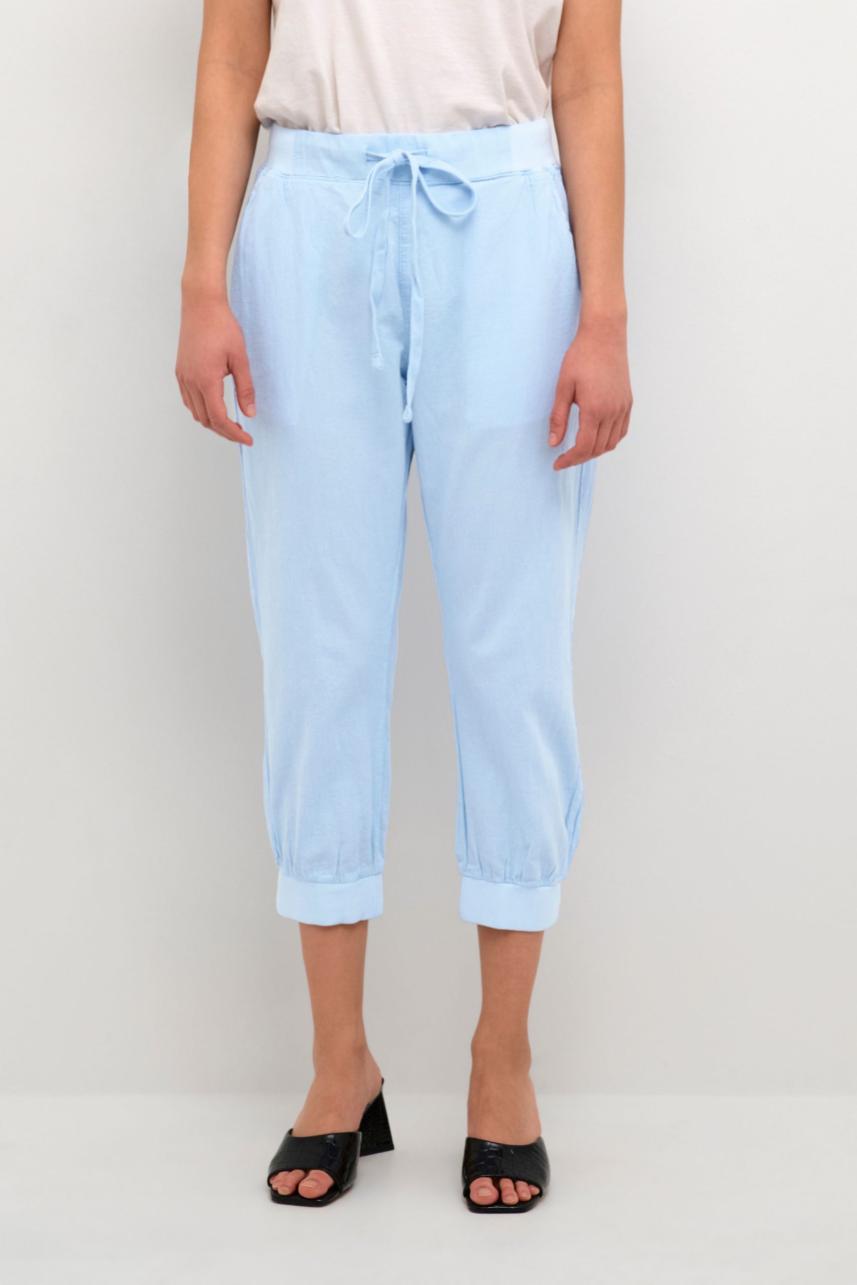 Naya Capri Crop Joggers