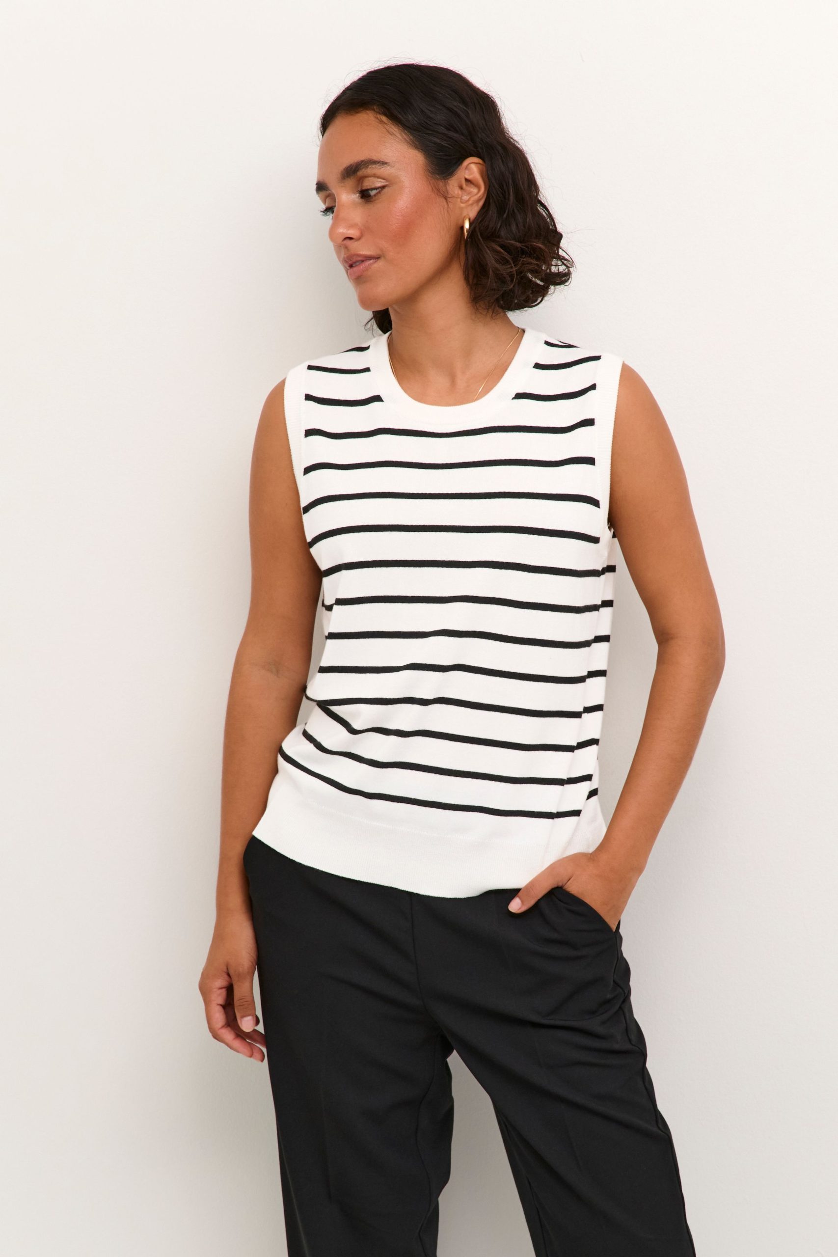 Lizzy Sleeveless Knitted Slipover Striped