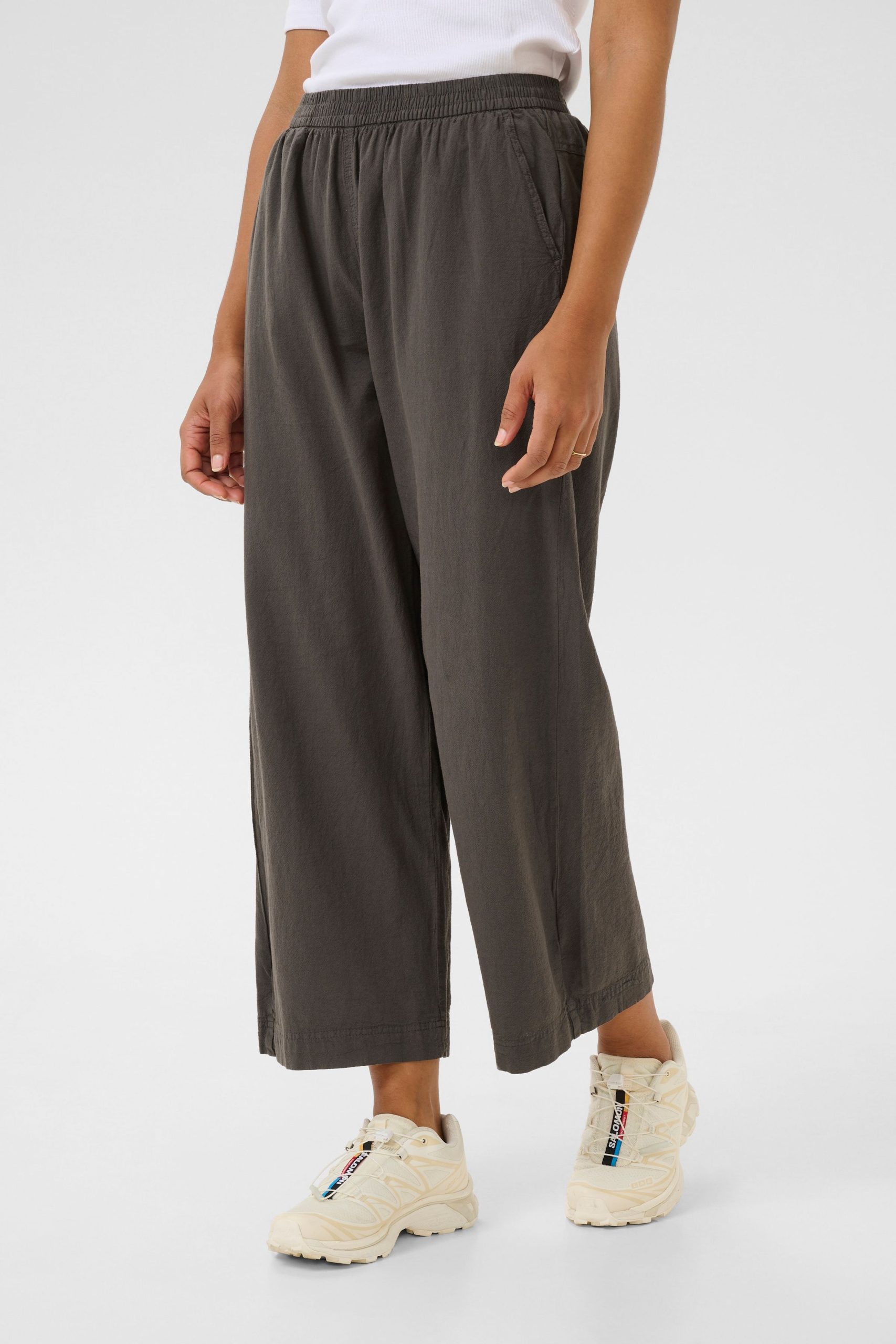 KAnaya Elastic Waist Cropped Trousers Plain